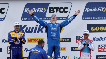 Árón Taylor-Smith на седьмом небе от счастья после первой за десятилетие победы на BTCC