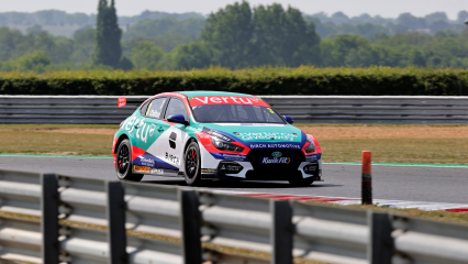 Tom Chilton начнет квалификационную гонку Snetterton а с поула