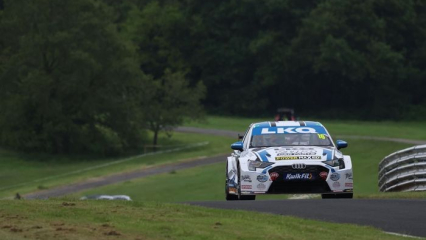 BTCC Oulton Park: Audi показала лучшее время после того, как Ford снизил мощность двигателя.