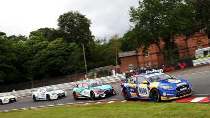 BTCC Oulton Park: Саттон доминирует во второй гонке