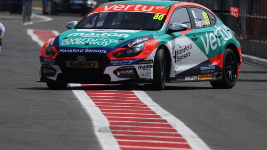 BTCC Donington Park: Ингрэм руководит тренировкой из Добла