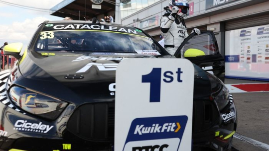 BTCC Donington Park: Морган уверенно ведет в счете 1-2 в пользу бывшей команды Платоа