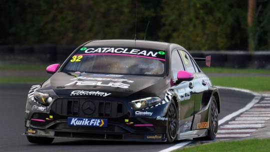 BTCC Croft: Mercedes снова на вершине с Роуботтомом