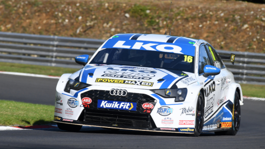 Эйден Моффат показал лучшее время в квалификации Brands Hatch